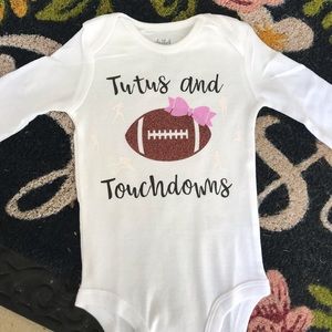 Girl onesie- color changing players🍂